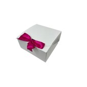 Коробка біла з стрічкою 15*15*7
